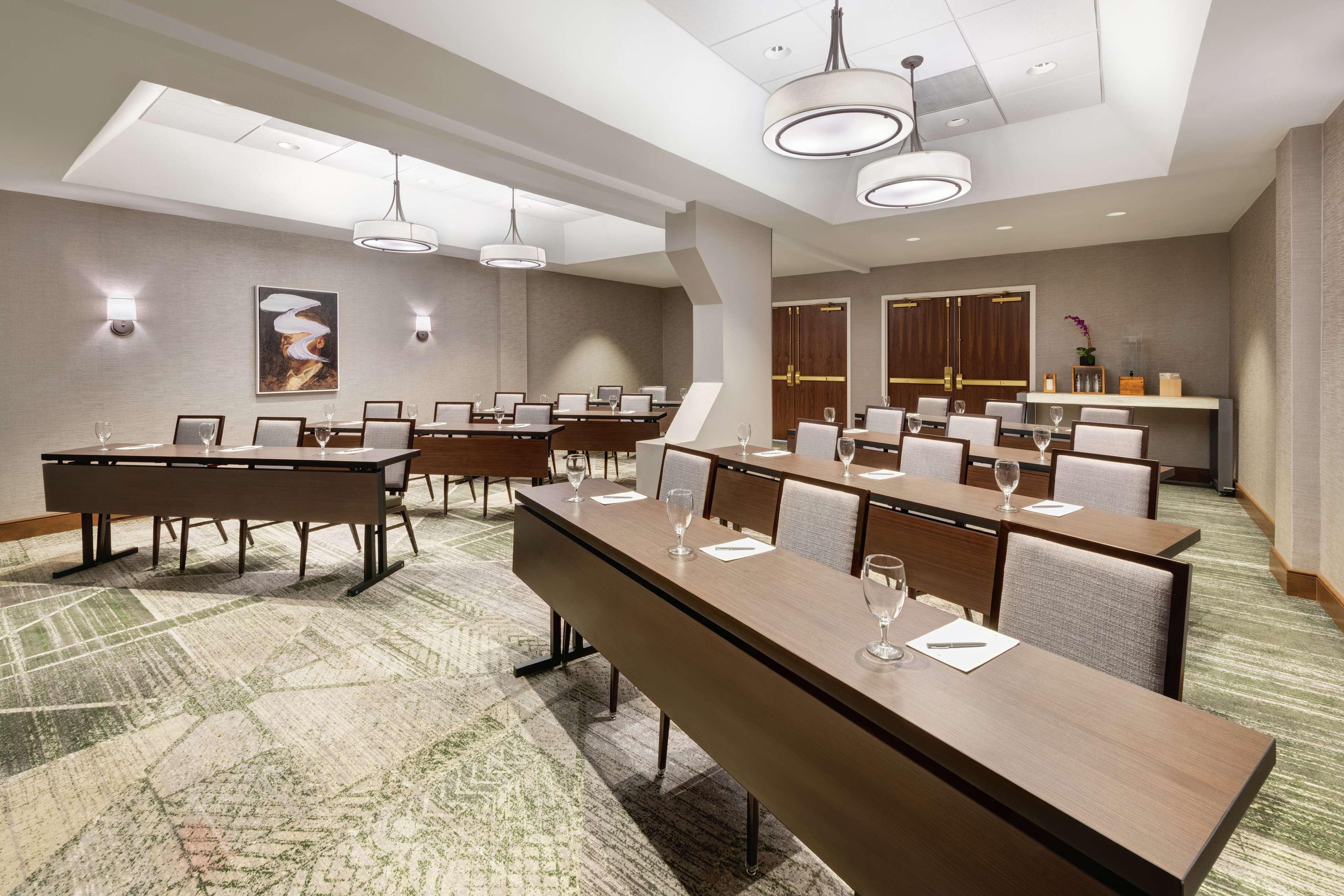 Embassy Suites Tysons Corner Extérieur photo