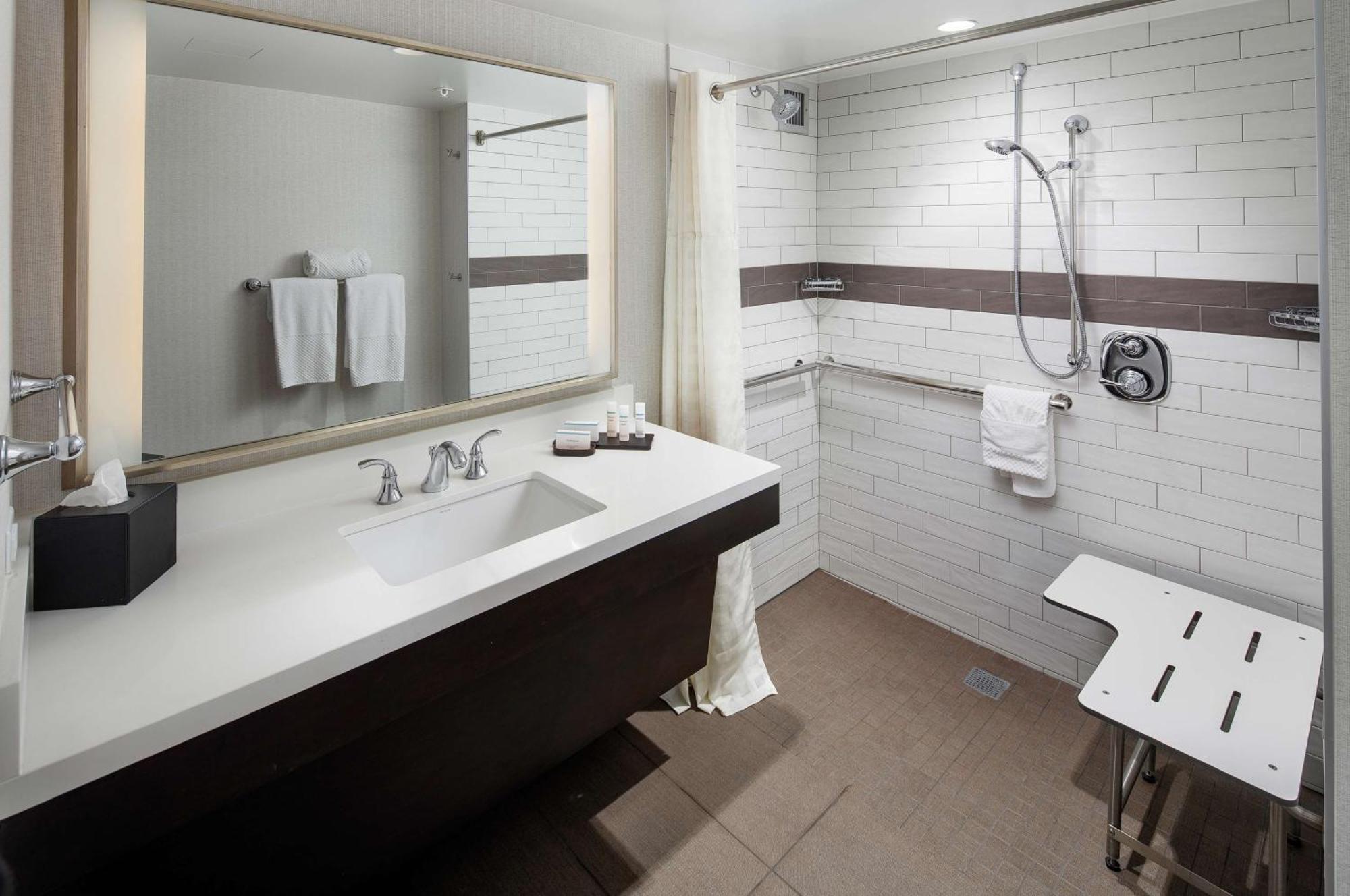 Embassy Suites Tysons Corner Extérieur photo