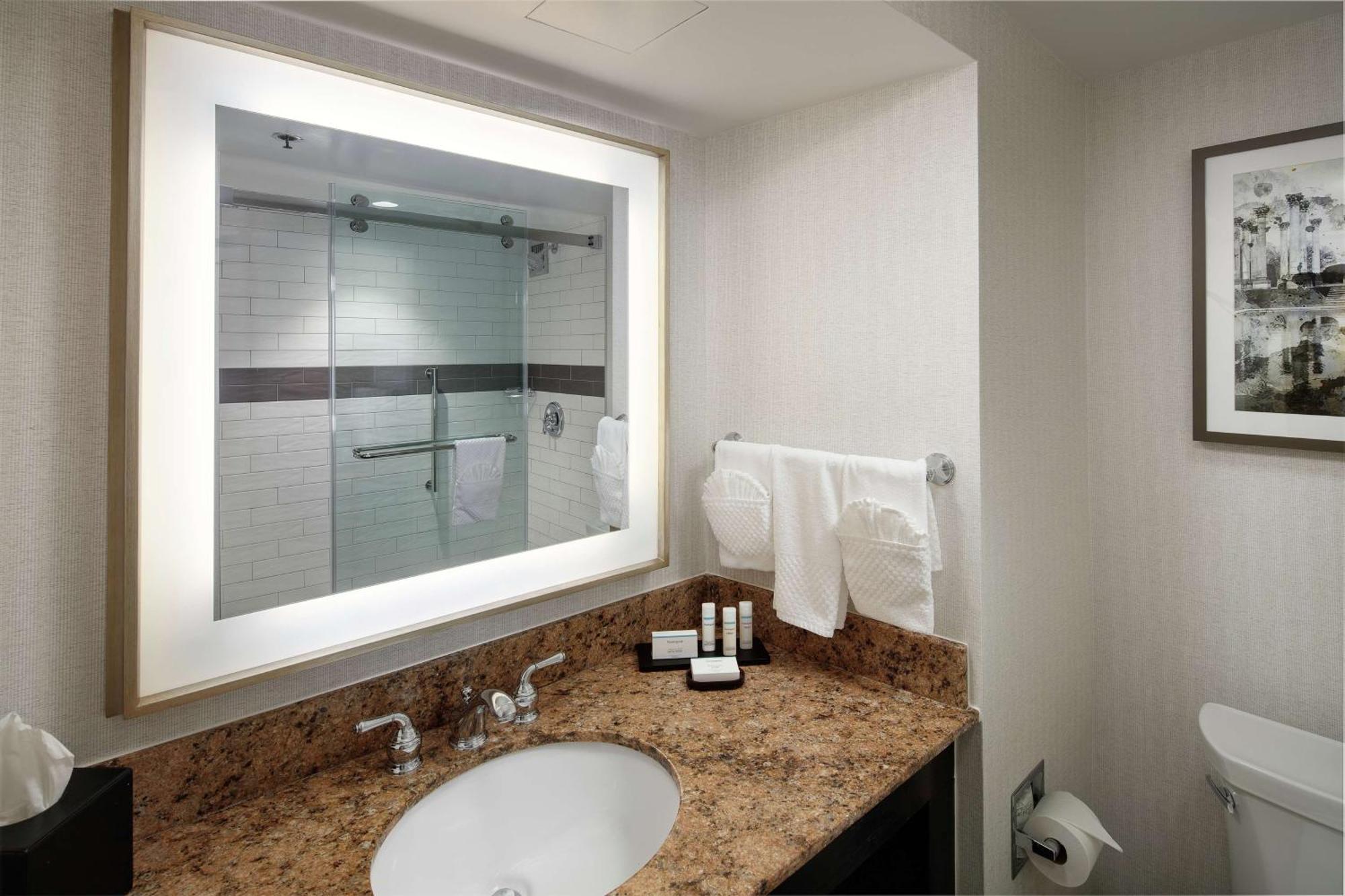 Embassy Suites Tysons Corner Extérieur photo