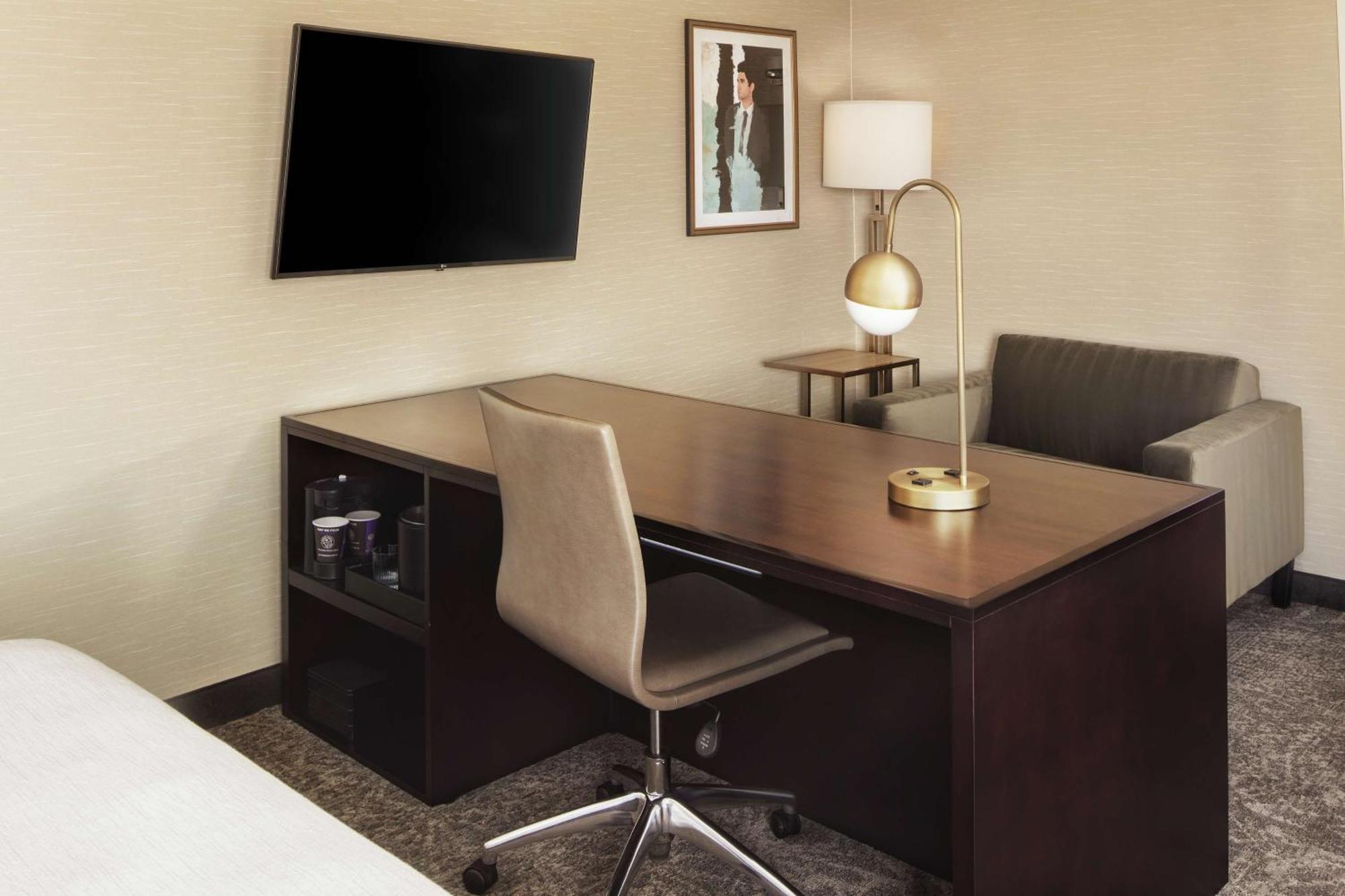 Embassy Suites Tysons Corner Extérieur photo