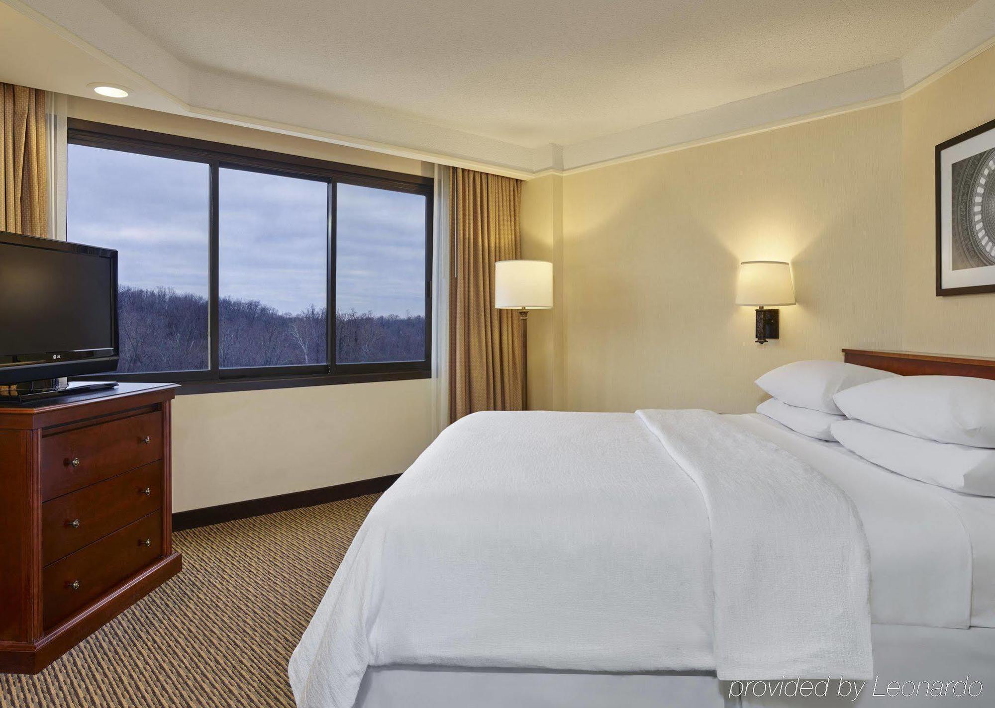 Embassy Suites Tysons Corner Extérieur photo