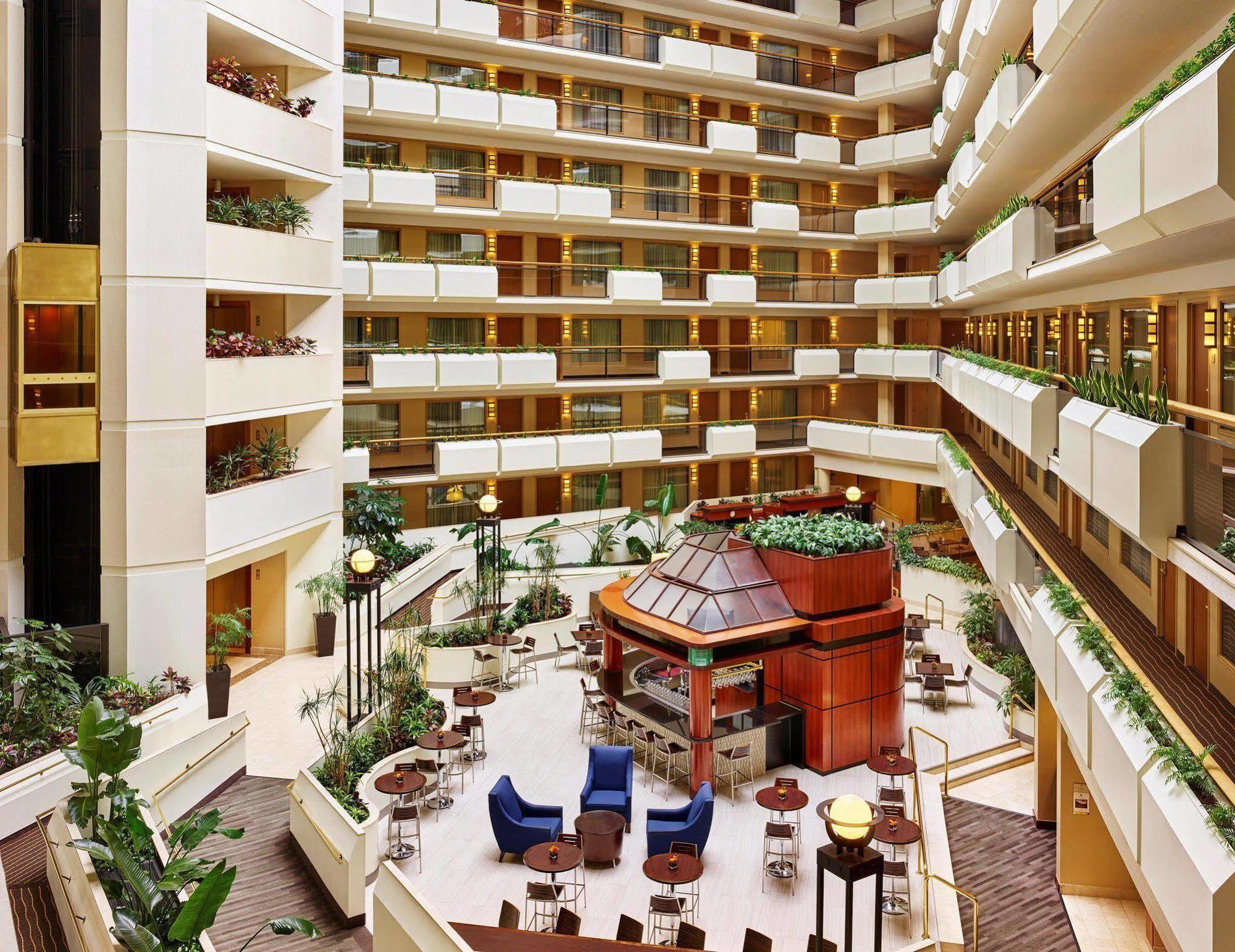 Embassy Suites Tysons Corner Extérieur photo