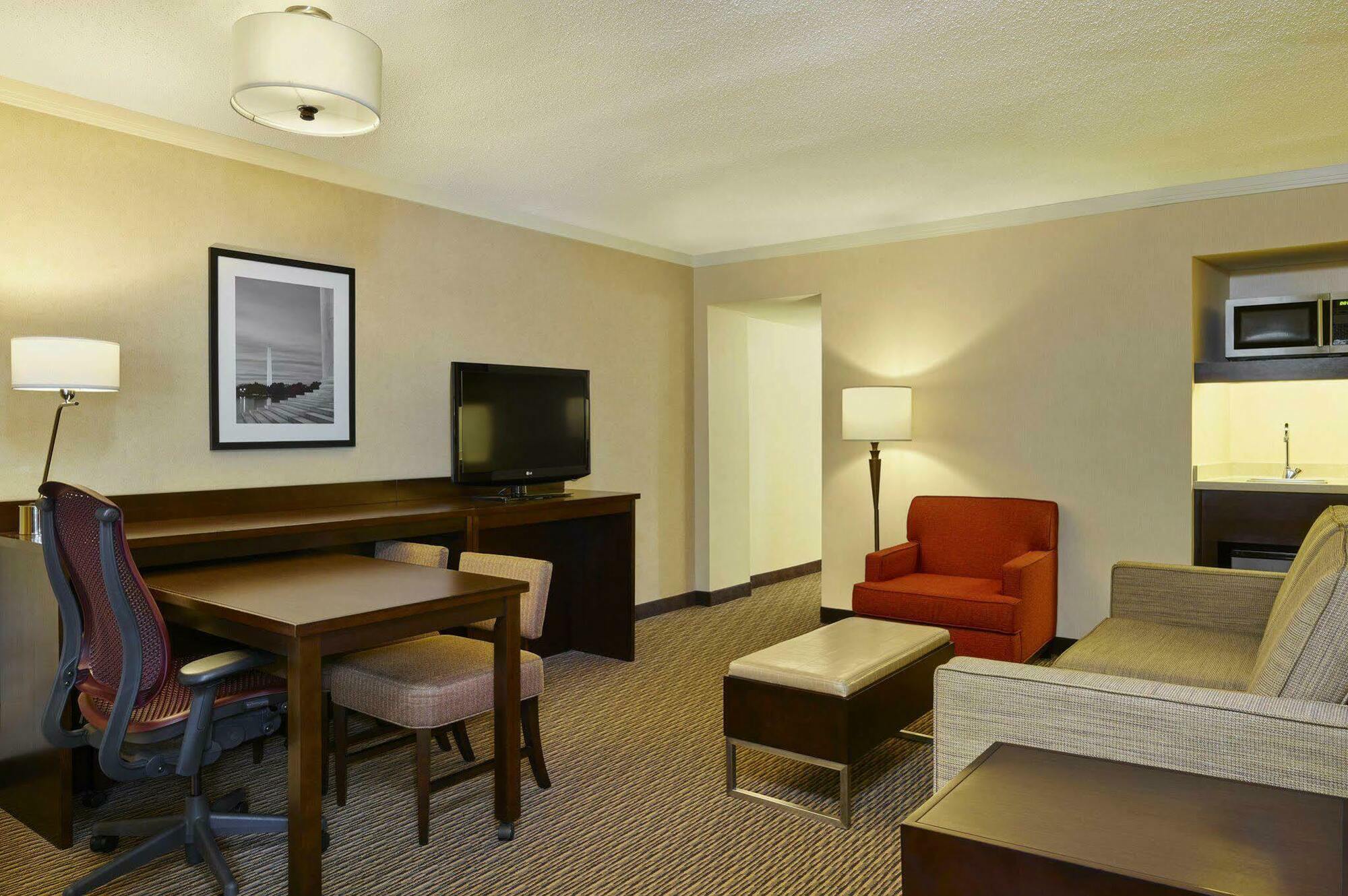 Embassy Suites Tysons Corner Extérieur photo